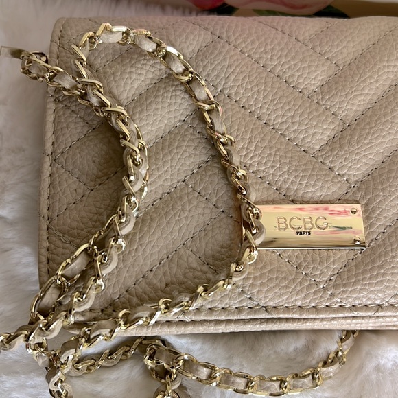 BCBG Paris Crossbody Bag 💕 Beautiful - Picture 12 of 14